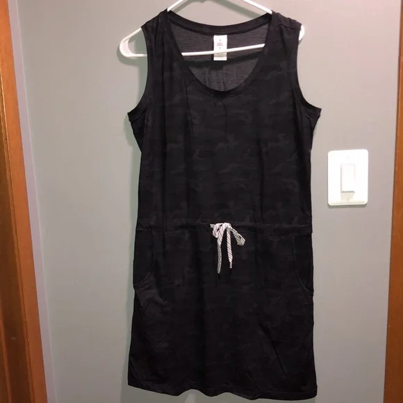 BRAND NEW WOMANS SOFT SHIRT DRESS SIZE SMALL WITH 2 FRONT POCKETS! NWOT! - Picture 2 of 3